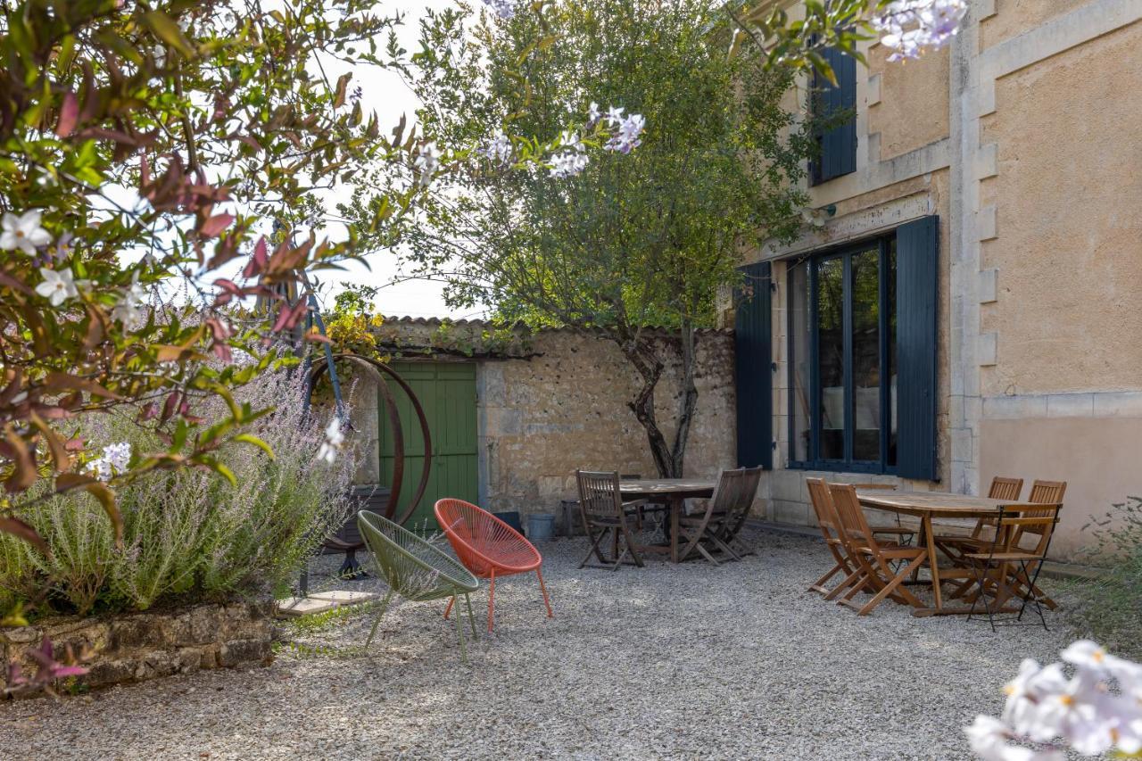 La Burie Bed & Breakfast Saint-Savinien Bagian luar foto