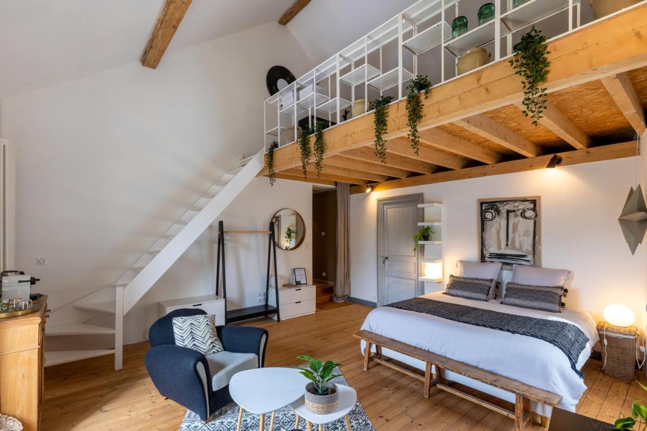 La Burie Bed & Breakfast Saint-Savinien Bagian luar foto
