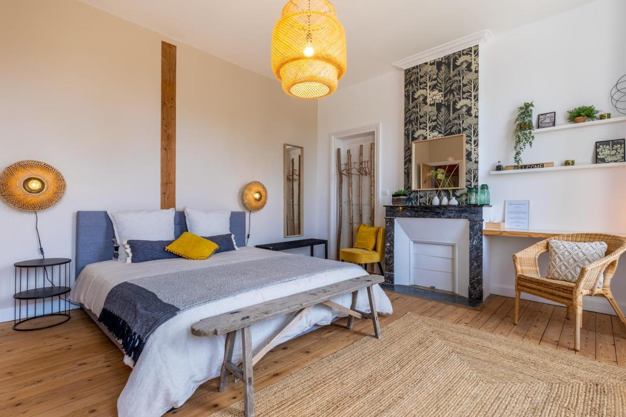 La Burie Bed & Breakfast Saint-Savinien Bagian luar foto
